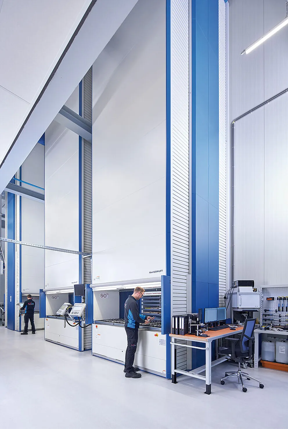 Modern warehouse storage system